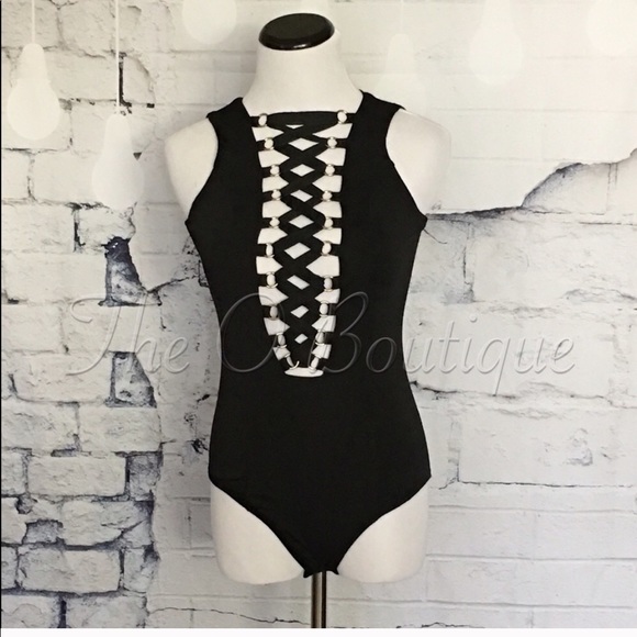 Black Lace-up Bodysuit - Picture 2 of 3